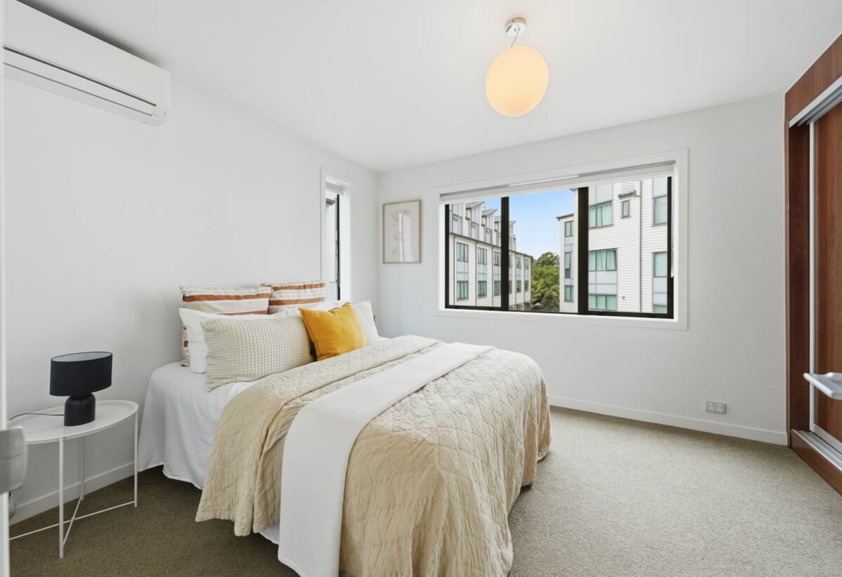 Freehold 4 beds 2 baths home with garage, 0.6 km to Mission Heights Primary School, 0.5 km to Mission Heights Junior College, 0.8 km to Ormiston Senior College, 313 Murphys Road, Flat Bush, Auckland