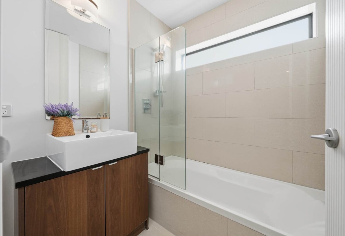 Freehold 4 beds 2 baths home with garage, 0.6 km to Mission Heights Primary School, 0.5 km to Mission Heights Junior College, 0.8 km to Ormiston Senior College, 313 Murphys Road, Flat Bush, Auckland