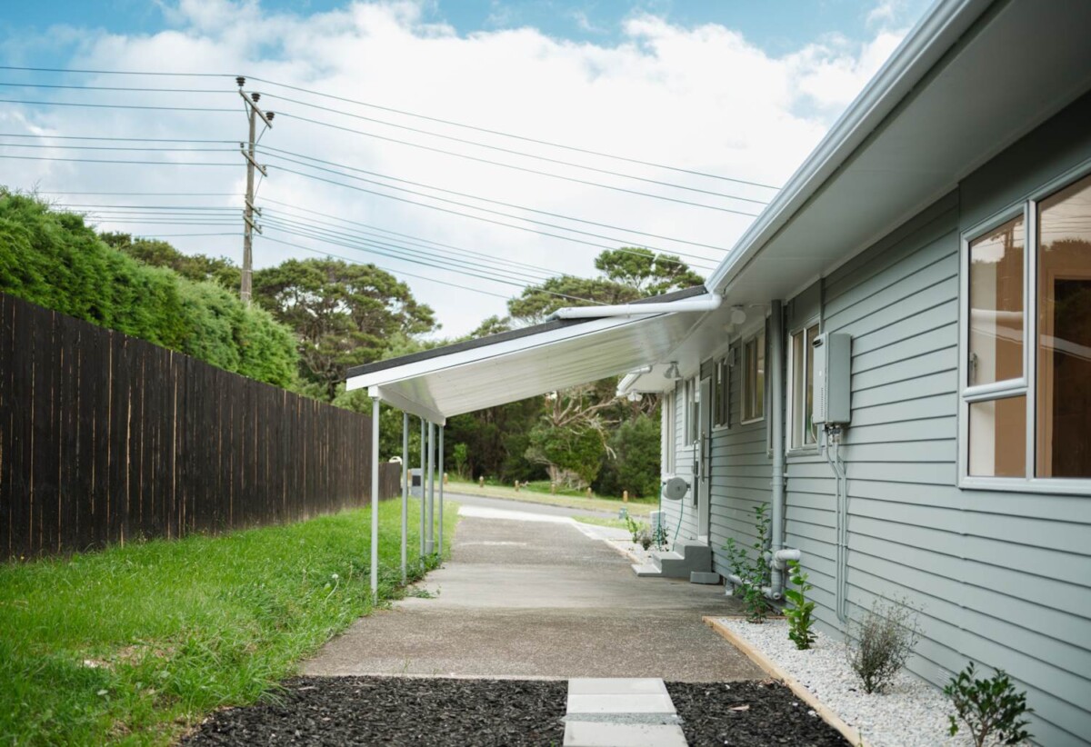 Directly across from a reserve, refreshed 3 beds 2 baths house with sun room on 607m2 section, minutes to schools, shopping mall, 1 km to Windy Ridge School, 1.7 km to Glenfield Intermediate School, 29 Domain Road, Glenfield, Auckland