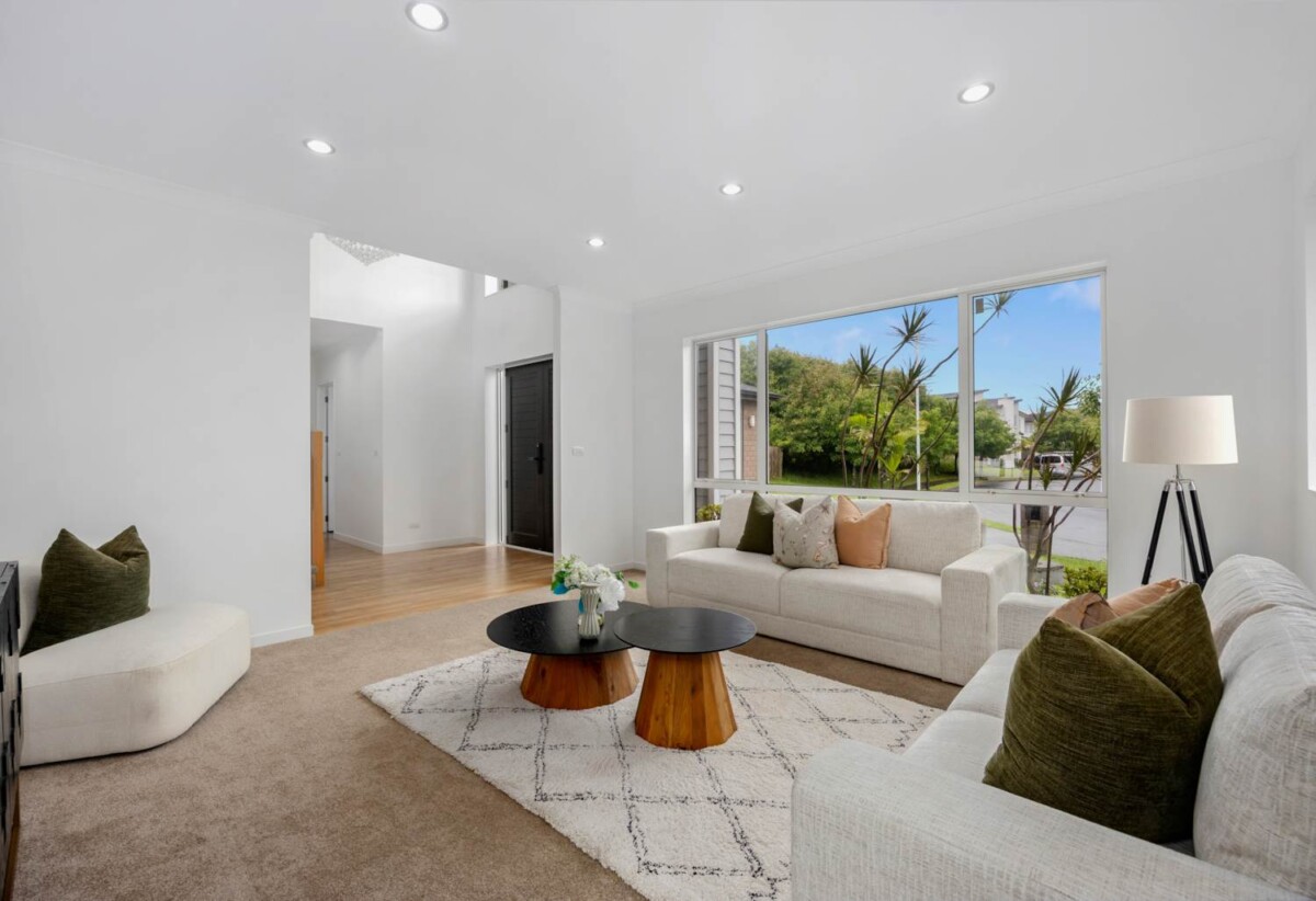 333m2 6 beds 4 baths house on 589m² section, with 2 beds granny, 0.5 km to Upper Harbour Primary School, 1.4 km to Greenhithe School, 2.0 km to Albany Junior High School, 60 Huntington Park Drive, Greenhithe, Auckland