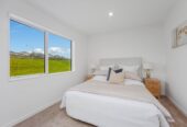 333m2 6 beds 4 baths house on 589m² section, with 2 beds granny, 0.5 km to Upper Harbour Primary School, 1.4 km to Greenhithe School, 2.0 km to Albany Junior High School, 60 Huntington Park Drive, Greenhithe, Auckland