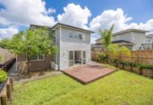 333m2 6 beds 4 baths house on 589m² section, with 2 beds granny, 0.5 km to Upper Harbour Primary School, 1.4 km to Greenhithe School, 2.0 km to Albany Junior High School, 60 Huntington Park Drive, Greenhithe, Auckland