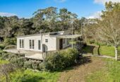 6 beds 2.5 baths houses on 1.4258ha land, a 4 beds 1.5 bath main home + 2 beds 1 bath cottage, currently rented for rented at $690 and $650 per week, 2.4 km to Coatesville School, 2.5 to Albany Senior High School, 136 Ridge Road, Coatesville, Auckland