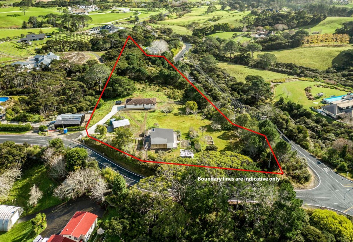 6 beds 2.5 baths houses on 1.4258ha land, a 4 beds 1.5 bath main home + 2 beds 1 bath cottage, currently rented for rented at $690 and $650 per week, 2.4 km to Coatesville School, 2.5 to Albany Senior High School, 136 Ridge Road, Coatesville, Auckland