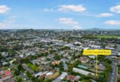 Brick 3 beds 1 bath home with car park, 0.8 km to Cornwall Park District School, 1.1 km to Remuera Intermediate, 1.2 km to One Tree Hill College, 1/214 Campbell Road, Greenlane, Auckland