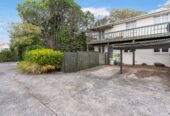 Brick 3 beds 1 bath home with car park, 0.8 km to Cornwall Park District School, 1.1 km to Remuera Intermediate, 1.2 km to One Tree Hill College, 1/214 Campbell Road, Greenlane, Auckland