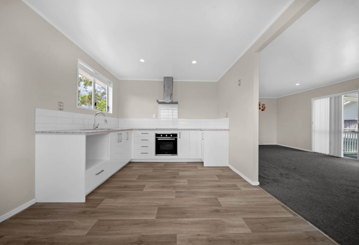Vendors Are Moving, 4 beds 1 bath house on 611m2 section, handy to Clendon Shopping Centre., 0.2 km to Roscommon School, 2.2 km to Manurewa High School, 20 Frobisher Way, Manurewa, Auckland