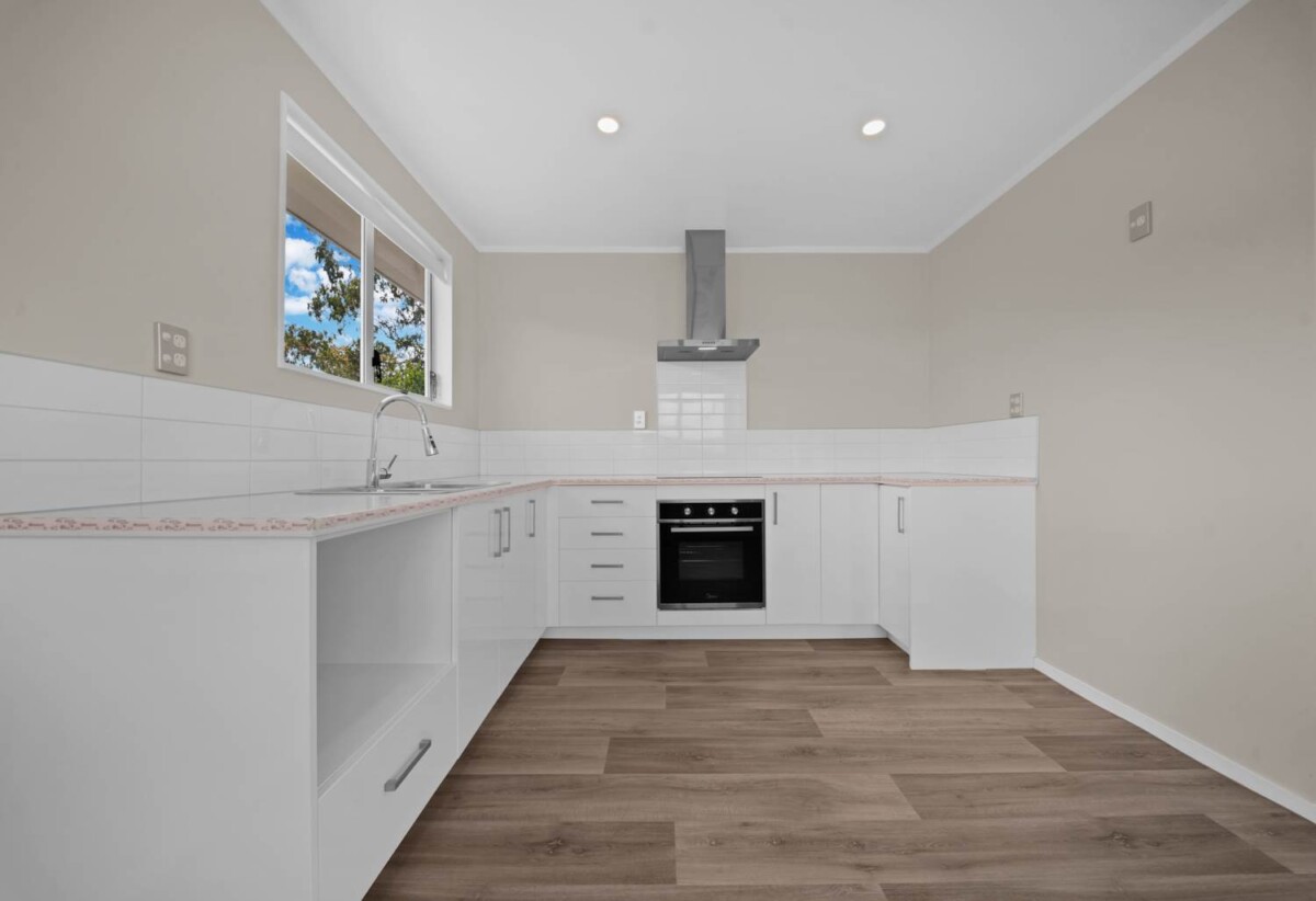 Vendors Are Moving, 4 beds 1 bath house on 611m2 section, handy to Clendon Shopping Centre., 0.2 km to Roscommon School, 2.2 km to Manurewa High School, 20 Frobisher Way, Manurewa, Auckland