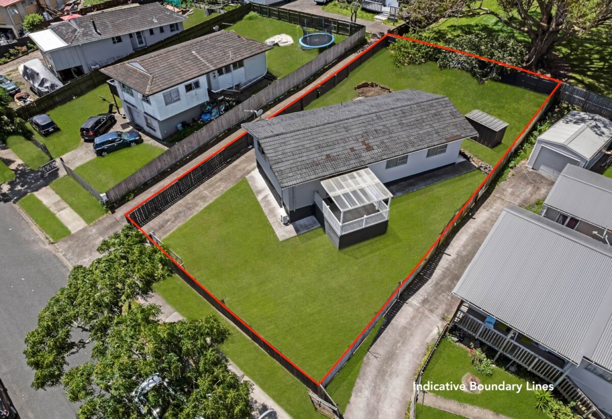 Vendors Are Moving, 4 beds 1 bath house on 611m2 section, handy to Clendon Shopping Centre., 0.2 km to Roscommon School, 2.2 km to Manurewa High School, 20 Frobisher Way, Manurewa, Auckland