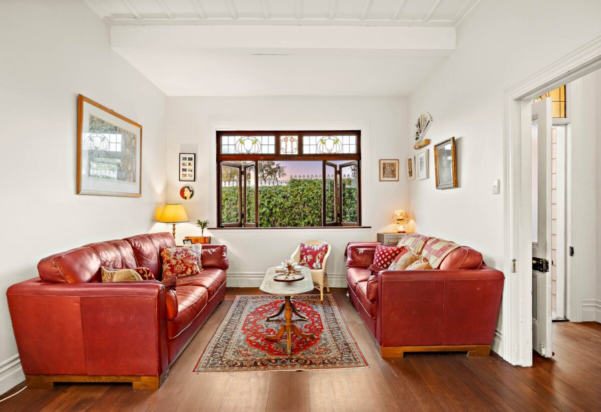 Once in 25 years, Double Grammar School zone, 5 beds 2 baths house on 446m2 section, 0.9 km to Newmarket School, 1.2 km to Epsom Girls’ Grammar School, 1.3 km to Auckland Grammar, 104 Bassett Road, Remuera, Auckland