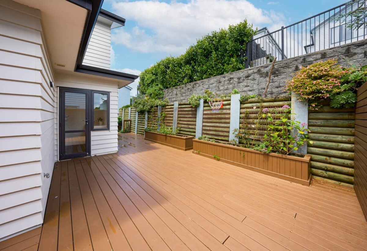 5 beds 4 baths house on 336m² section, walks to Long Bay Village and beach, 0.5 km to Long Bay College, 0.6 km to Long Bay School, 16 Windlass Street, Long Bay, Auckland