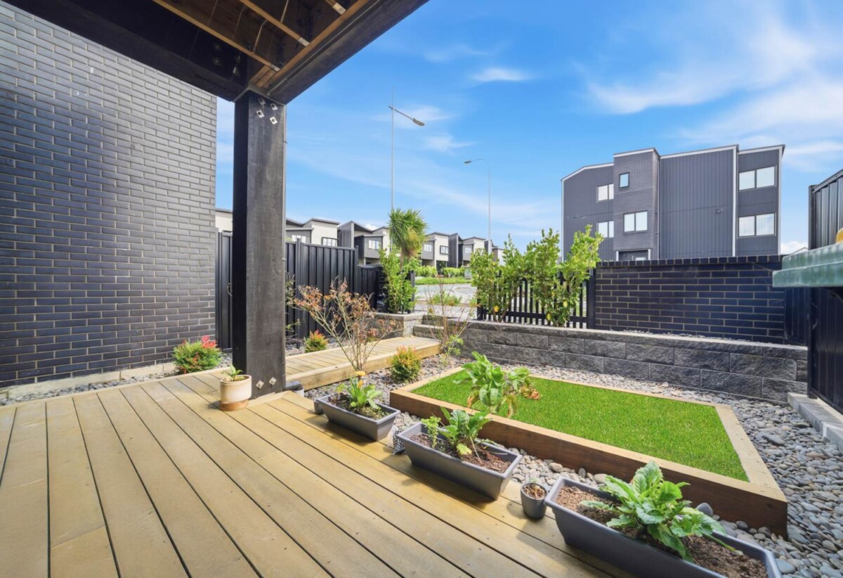 Affordable 3 beds 2.5 baths home with double garage, 1 km to Long Bay College, 1.1 km to Long Bay School, 2B Longshore Drive, Long Bay, Auckland