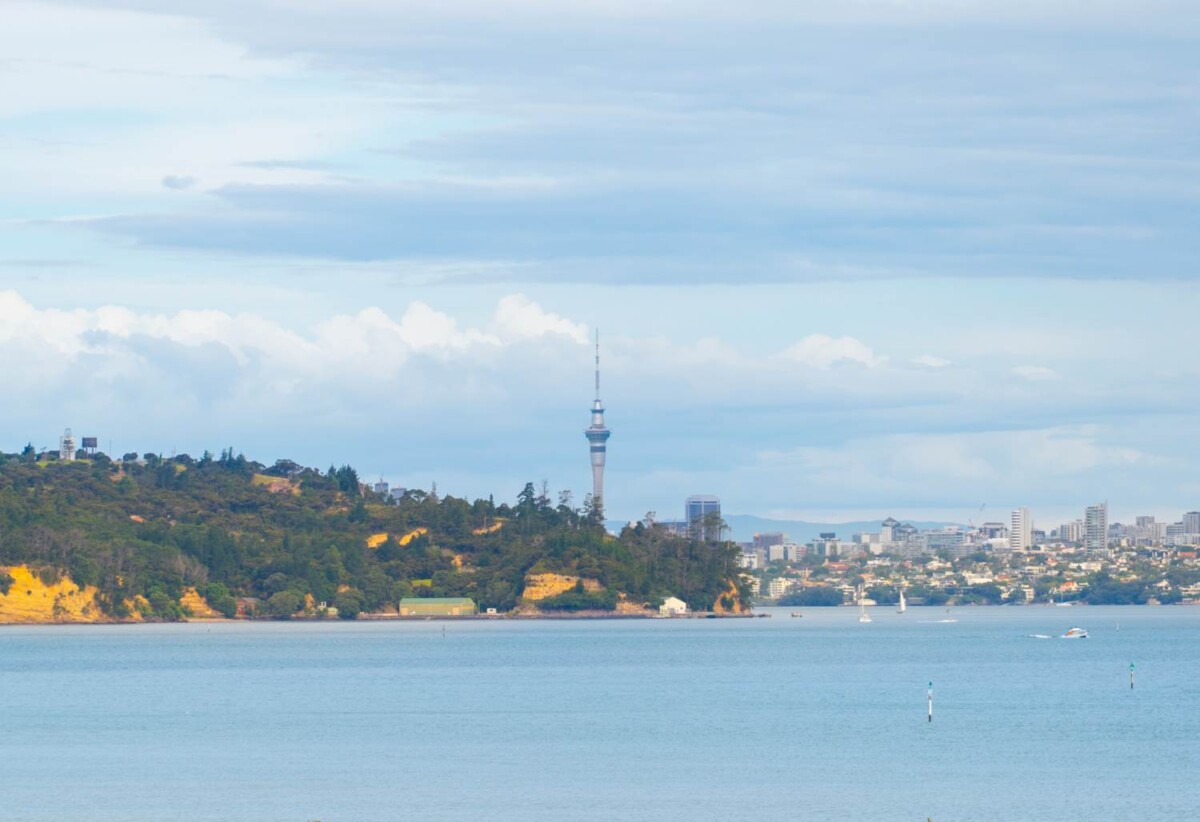 180 degrees sea views, 310m2 4 beds 3 baths house on 750m2 section, a high-stud, oversized rumpus room, a covered built-in spa, new solid weatherboard cladding, new double-glazed windows, and new CCC, 1 km to Hobsonville School, 29 Oakpark Place, West Harbour, Auckland