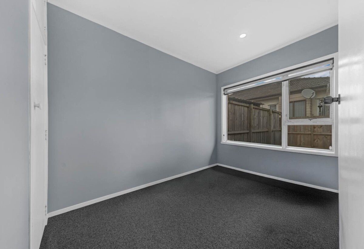 Brick and tile 2 beds 1 bath home with garage and fully fenced backyard , 0.4 km to Papatoetoe West School, 1.6 km to Papatoetoe Intermediate, 1.8 km to Papatoetoe High School, 4/75 Coronation Road, Papatoetoe, Auckland