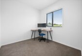 3 beds 2 baths home with car park, 1.8 km to Te Uho o Te Nikau Primary School 2025, 2.8 km to Ormiston Junior College and Ormiston Senior College, 77 Tahere Road, Totara Park, Auckland