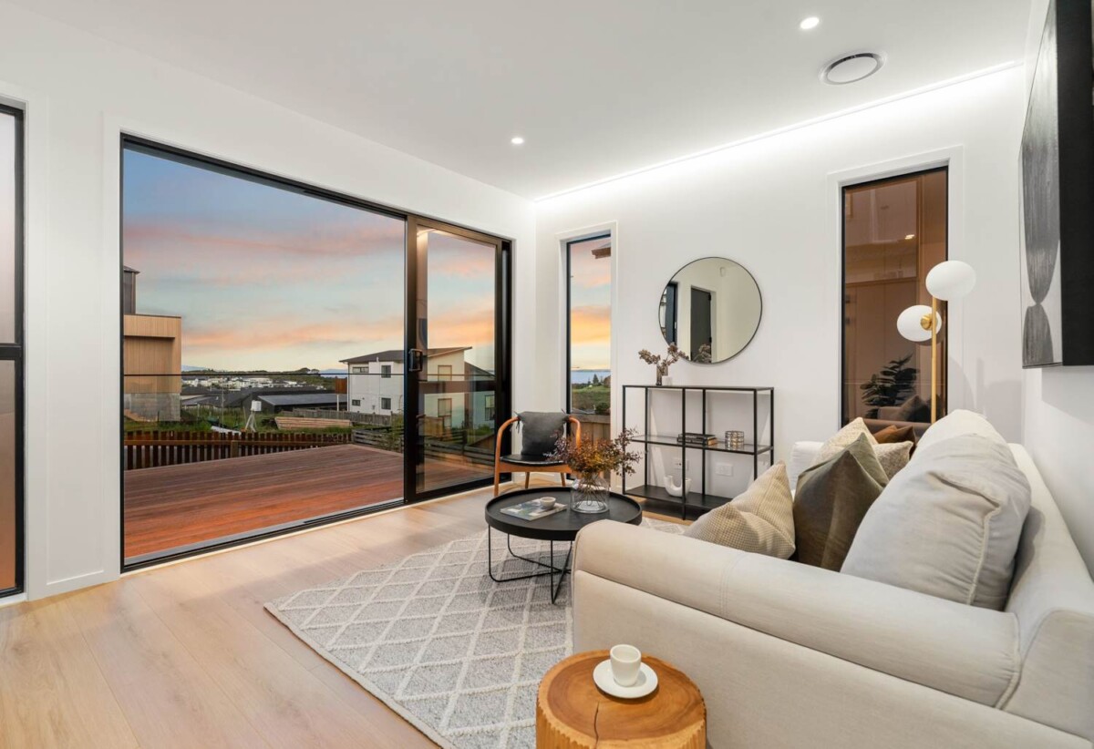 Brandnew 5 beds 4.5 baths house with garage on 322m2 section, 1.2 km to Long Bay School, 1.3 km to Long Bay College, 45 Kumukumu Road, Long Bay, Auckland