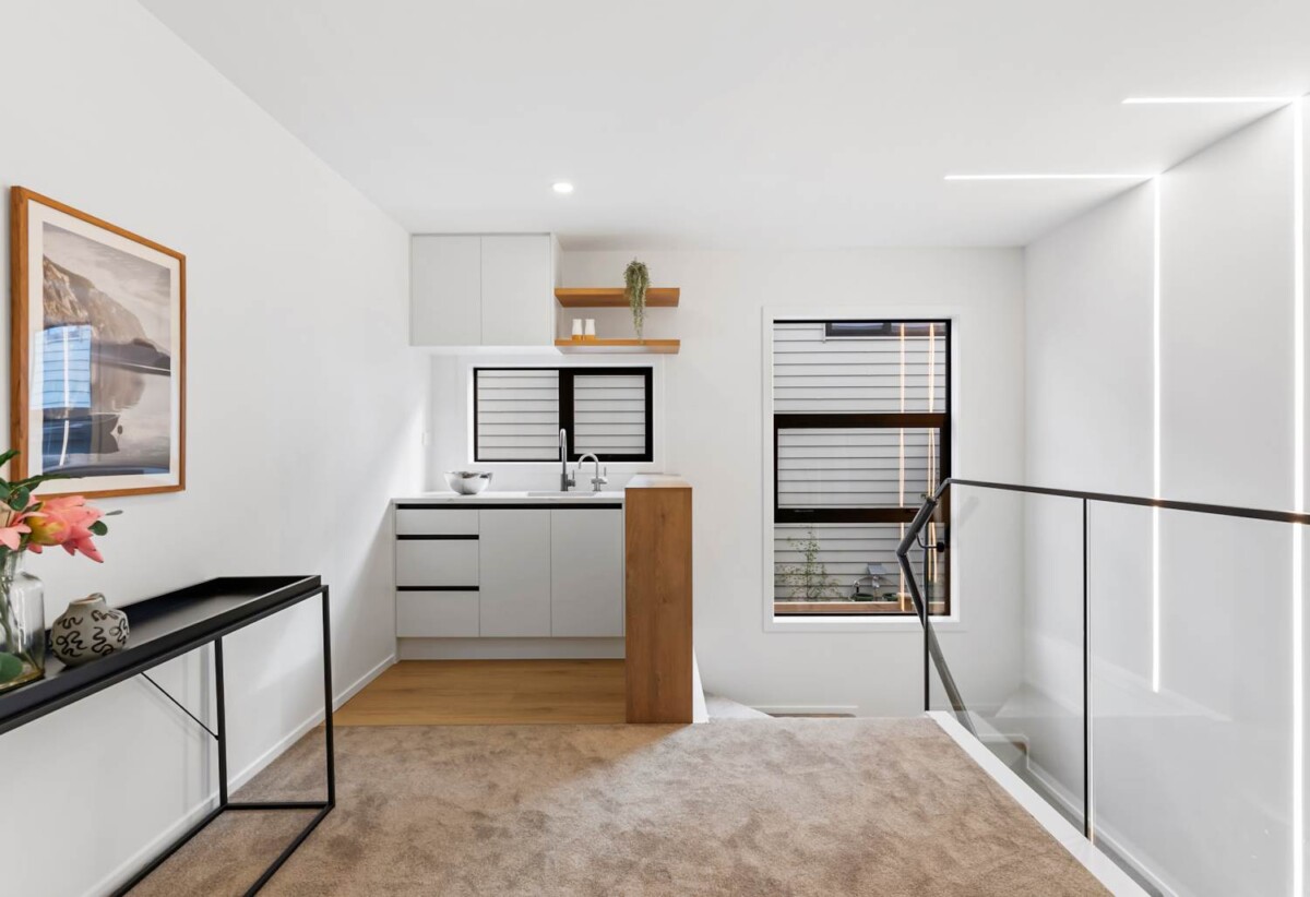 Brandnew 5 beds 4.5 baths house with garage on 322m2 section, 1.2 km to Long Bay School, 1.3 km to Long Bay College, 45 Kumukumu Road, Long Bay, Auckland