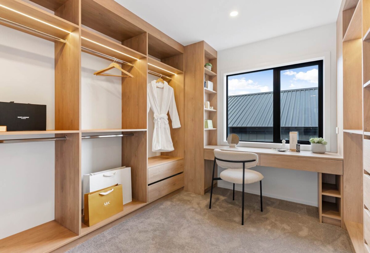 Brandnew 5 beds 4.5 baths house with garage on 322m2 section, 1.2 km to Long Bay School, 1.3 km to Long Bay College, 45 Kumukumu Road, Long Bay, Auckland