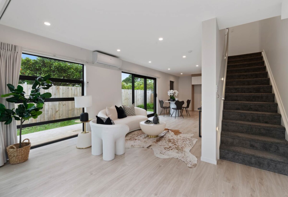 2 beds 2 baths home with car park on 136m² section, walks to to the scenic Point England beachfront, 0.5 km to Ruapotaka School, 1.3 km to Tamaki College, 18F Pirangi Street, Pt England, Auckland