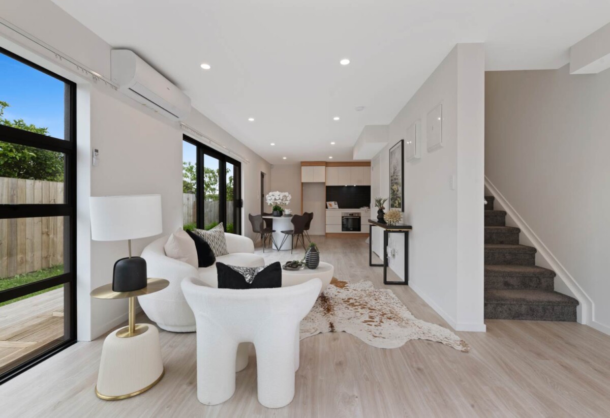 2 beds 2 baths home with car park on 136m² section, walks to to the scenic Point England beachfront, 0.5 km to Ruapotaka School, 1.3 km to Tamaki College, 18F Pirangi Street, Pt England, Auckland