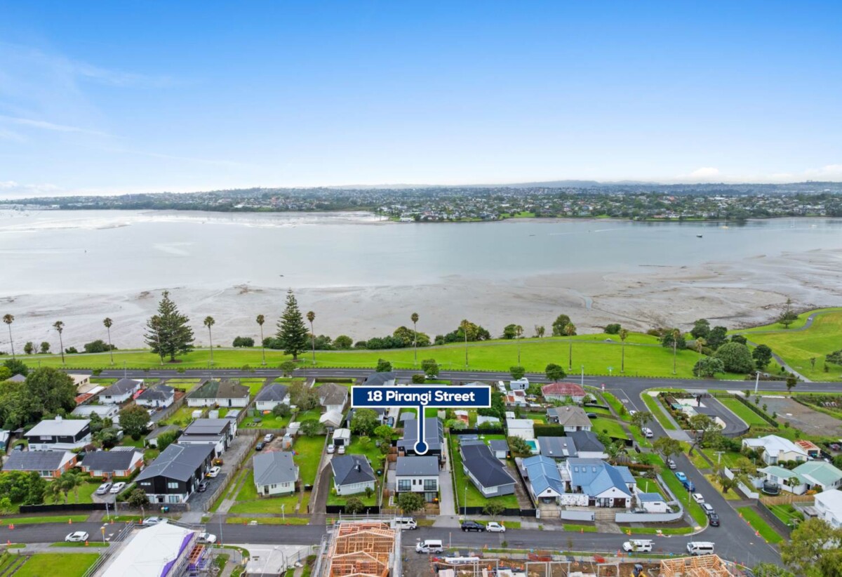 2 beds 2 baths home with car park on 136m² section, walks to to the scenic Point England beachfront, 0.5 km to Ruapotaka School, 1.3 km to Tamaki College, 18F Pirangi Street, Pt England, Auckland