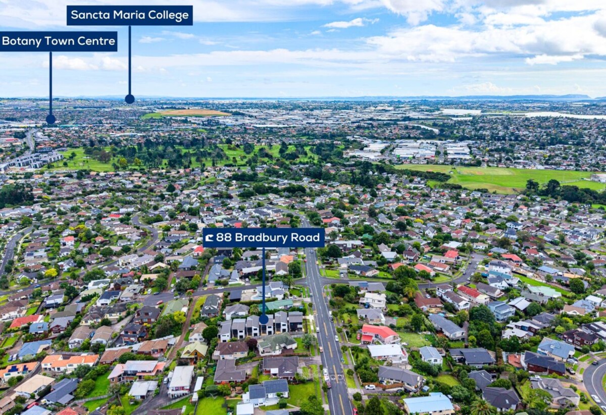 Brandnew standalone 4 beds 2.5 baths home with garage, 1 km to Howick Intermediate, 1.1 km to Howick Primary School, 1.4 km to Pakuranga College, Lot 4/88 Bradbury Road, Highland Park, Auckland