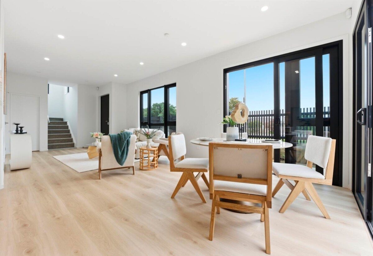 Brandnew standalone 4 beds 2.5 baths home with garage, 1 km to Howick Intermediate, 1.1 km to Howick Primary School, 1.4 km to Pakuranga College, Lot 1/88 Bradbury Road, Highland Park, Auckland
