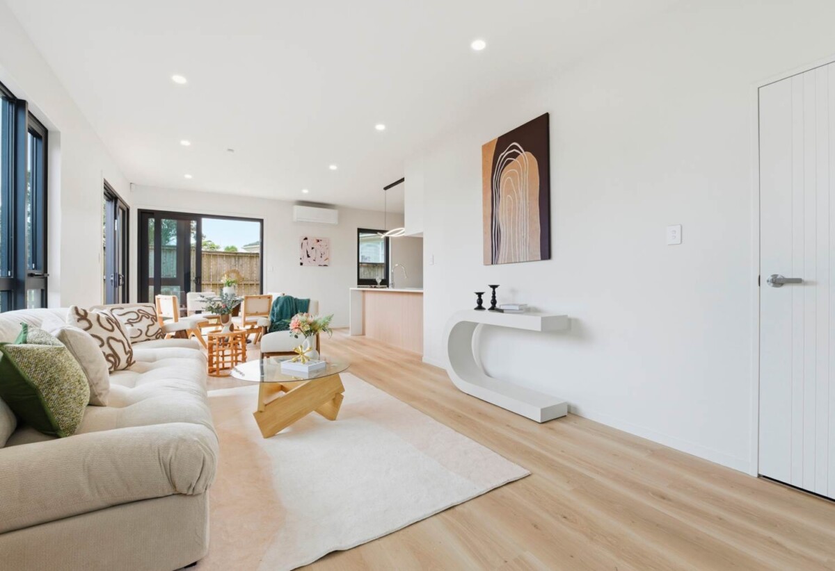 Brandnew standalone 4 beds 2.5 baths home with garage, 1 km to Howick Intermediate, 1.1 km to Howick Primary School, 1.4 km to Pakuranga College, Lot 1/88 Bradbury Road, Highland Park, Auckland