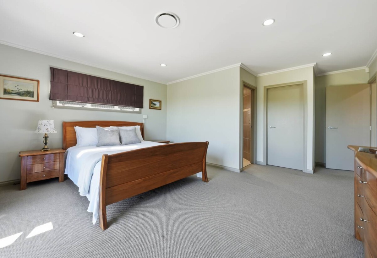 4 beds + plus upstairs big study/5th bedroom option, 3 baths with underfloor heating house on 592m2 section, Central air-conditioning and central vacuum system, 1.8 km to Ormiston Senior College, 43 Bronwylian Drive, Flat Bush, Auckland