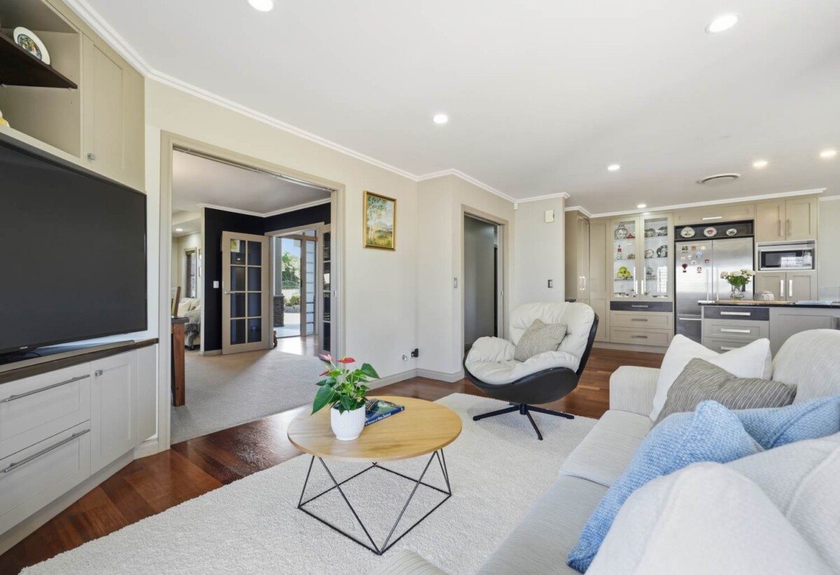 4 beds + plus upstairs big study/5th bedroom option, 3 baths with underfloor heating house on 592m2 section, Central air-conditioning and central vacuum system, 1.8 km to Ormiston Senior College, 43 Bronwylian Drive, Flat Bush, Auckland