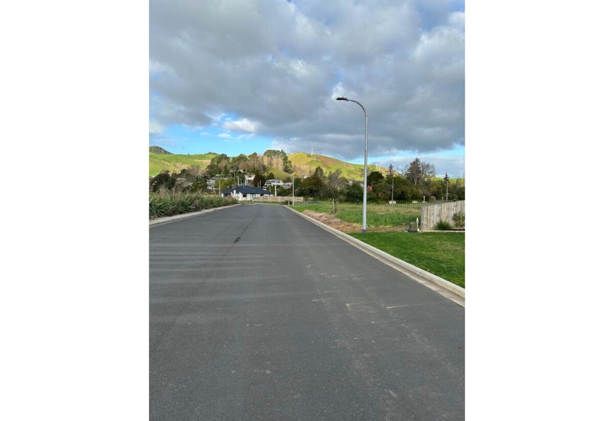 Affordable freehold 629m2 flat section, Approximate drive times:: 20 minutes to Waihi beach, 5 minutes to the Karangahake Gorge , 1.5 hours to Auckland, 1 hour to Hamilton, 1 hour 15 minutes to Tauranga, 2 Sunline Crescent, Paeroa, Hauraki District, Waikato