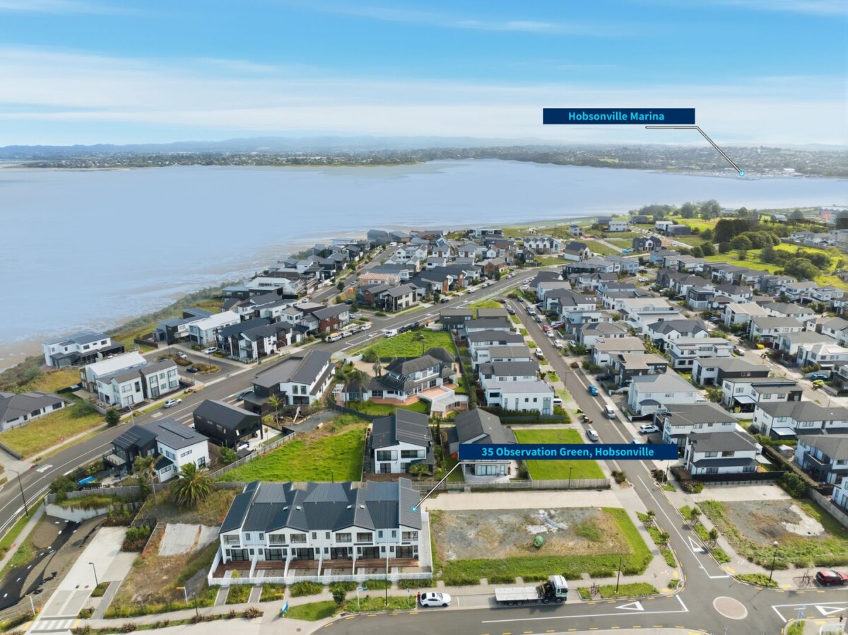132m2 Beach Side 3 beds + a big study room or 4th room 2.5 baths home with garage on 121m2 section, close to schools, supermarket, motorway access, 35 Observation Green, Hobsonville, Auckland