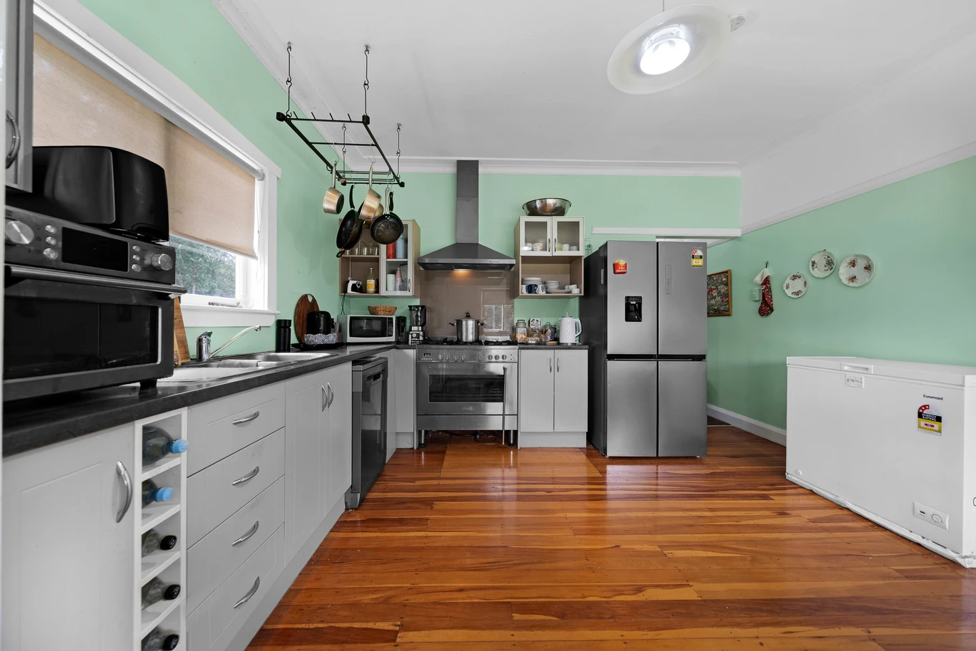 Cafe shop + Lifestyle 3 beds house – A Rare home & income Opportunity on 8,910m² land, Located directly on State Highway 1, 546 Tirau Road, Cambridge, Waipa District, Waikato