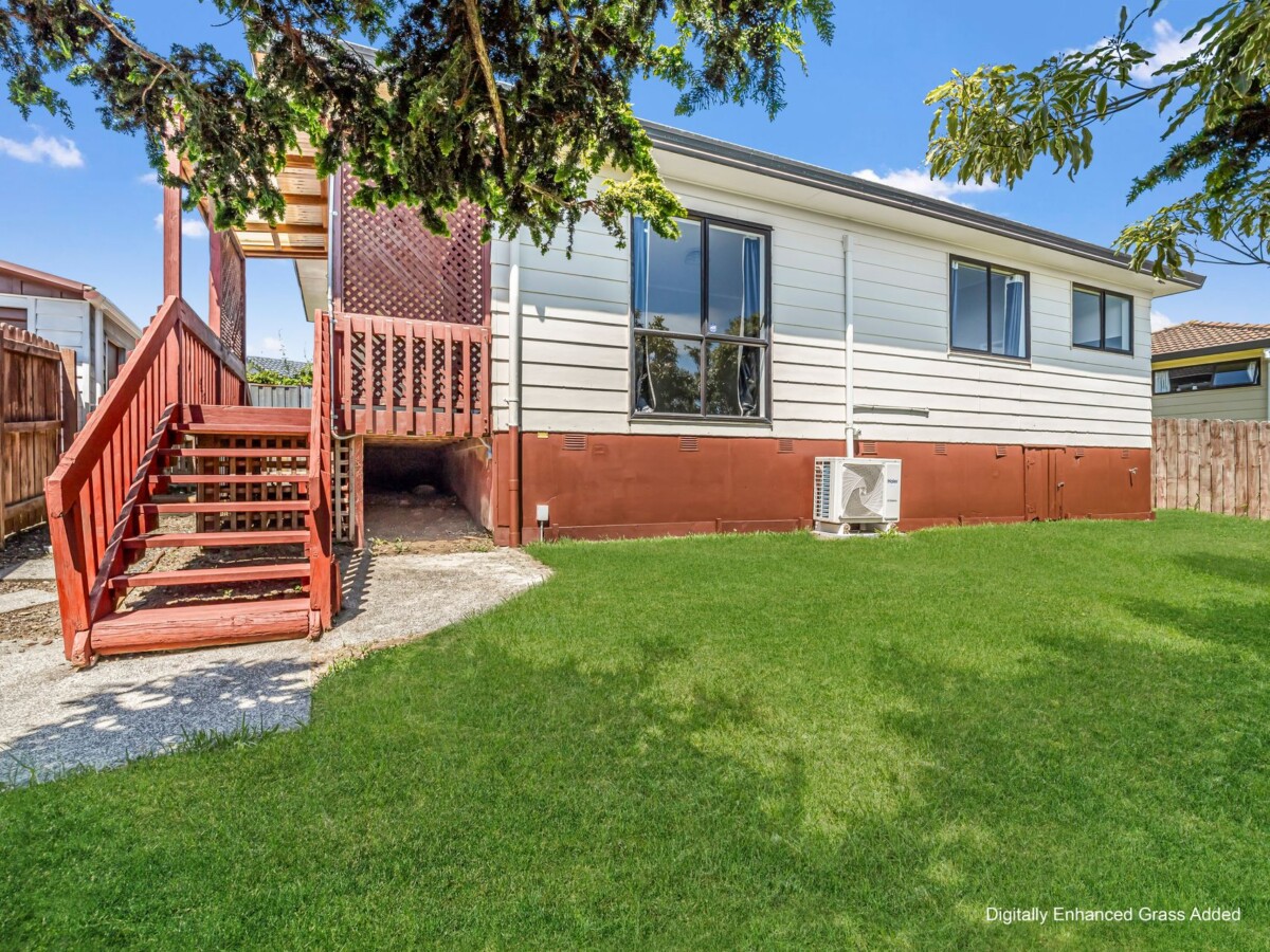Move-in ready, 3 beds house with standalone garage, 2/21 Silver Creek Road, Weymouth, Auckland