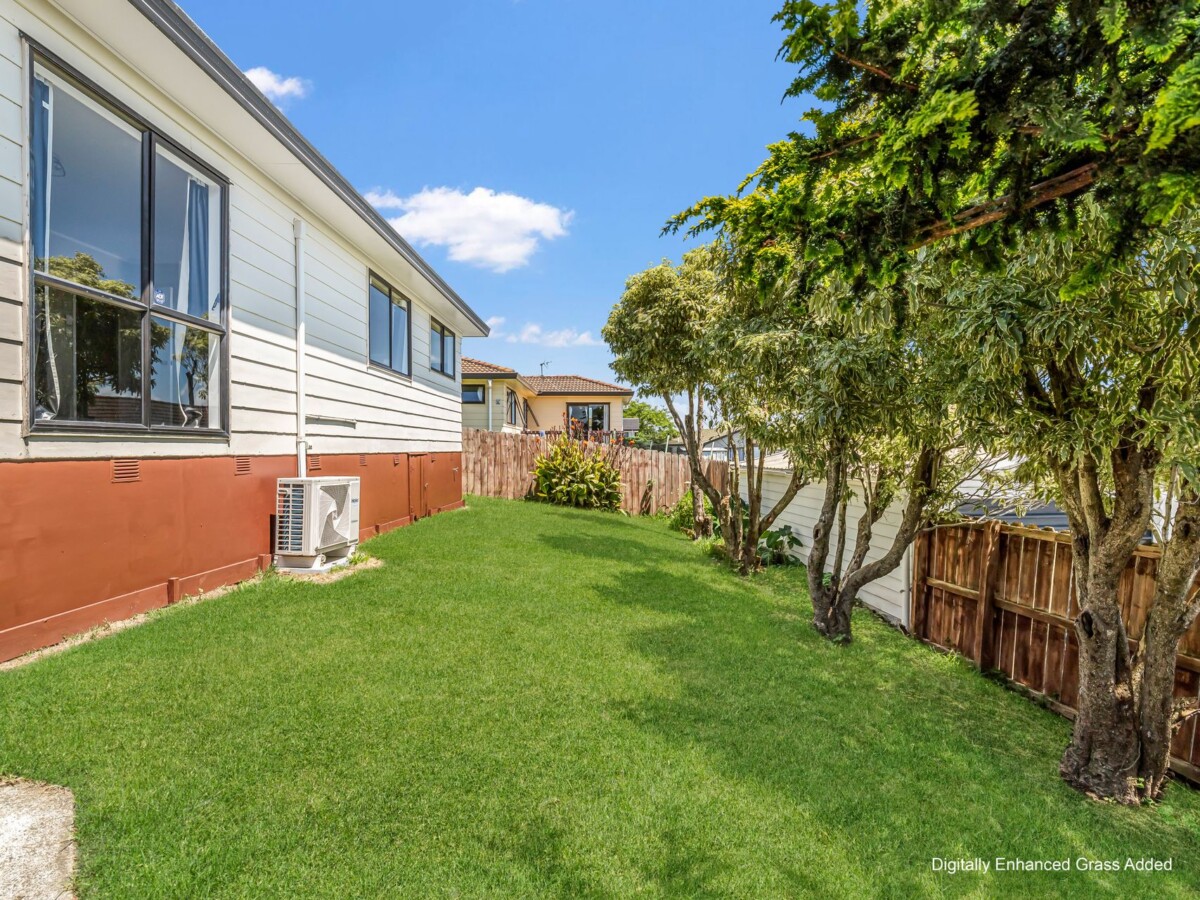 Move-in ready, 3 beds house with standalone garage, 2/21 Silver Creek Road, Weymouth, Auckland