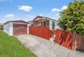 Move-in ready, 3 beds house with standalone garage, 2/21 Silver Creek Road, Weymouth, Auckland