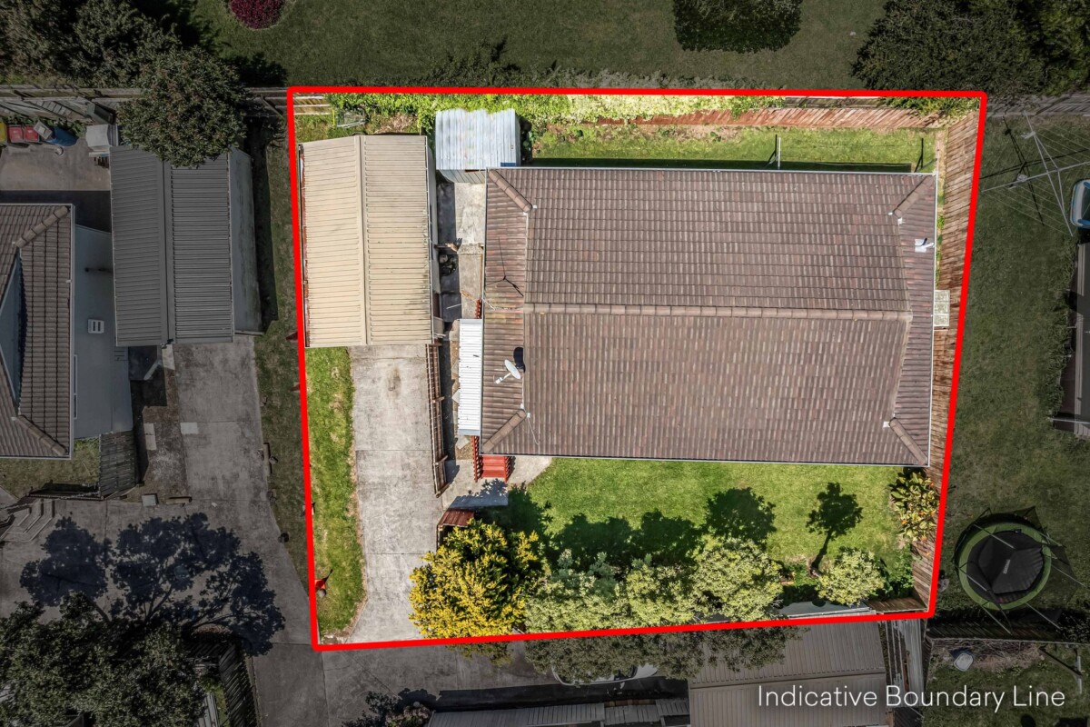 Move-in ready, 3 beds house with standalone garage, 2/21 Silver Creek Road, Weymouth, Auckland