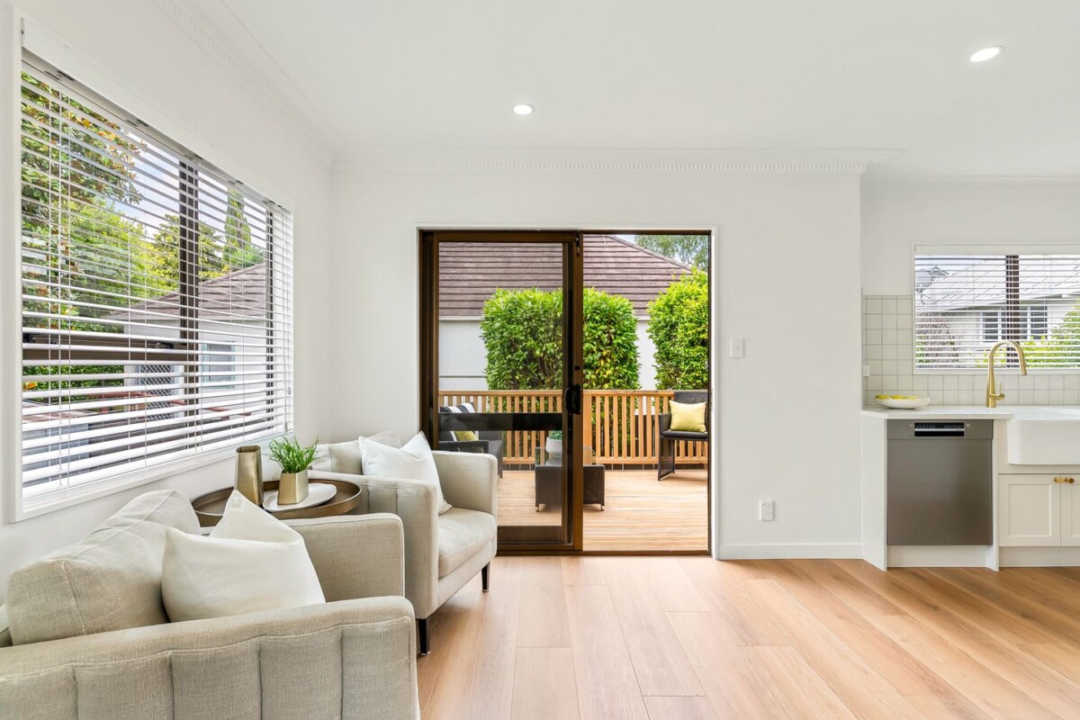 Renovated 4 beds 2 baths home, 182m2 floor area, close to schools, shops, golf club, 3/22 McFarland Street, Remuera, Auckland