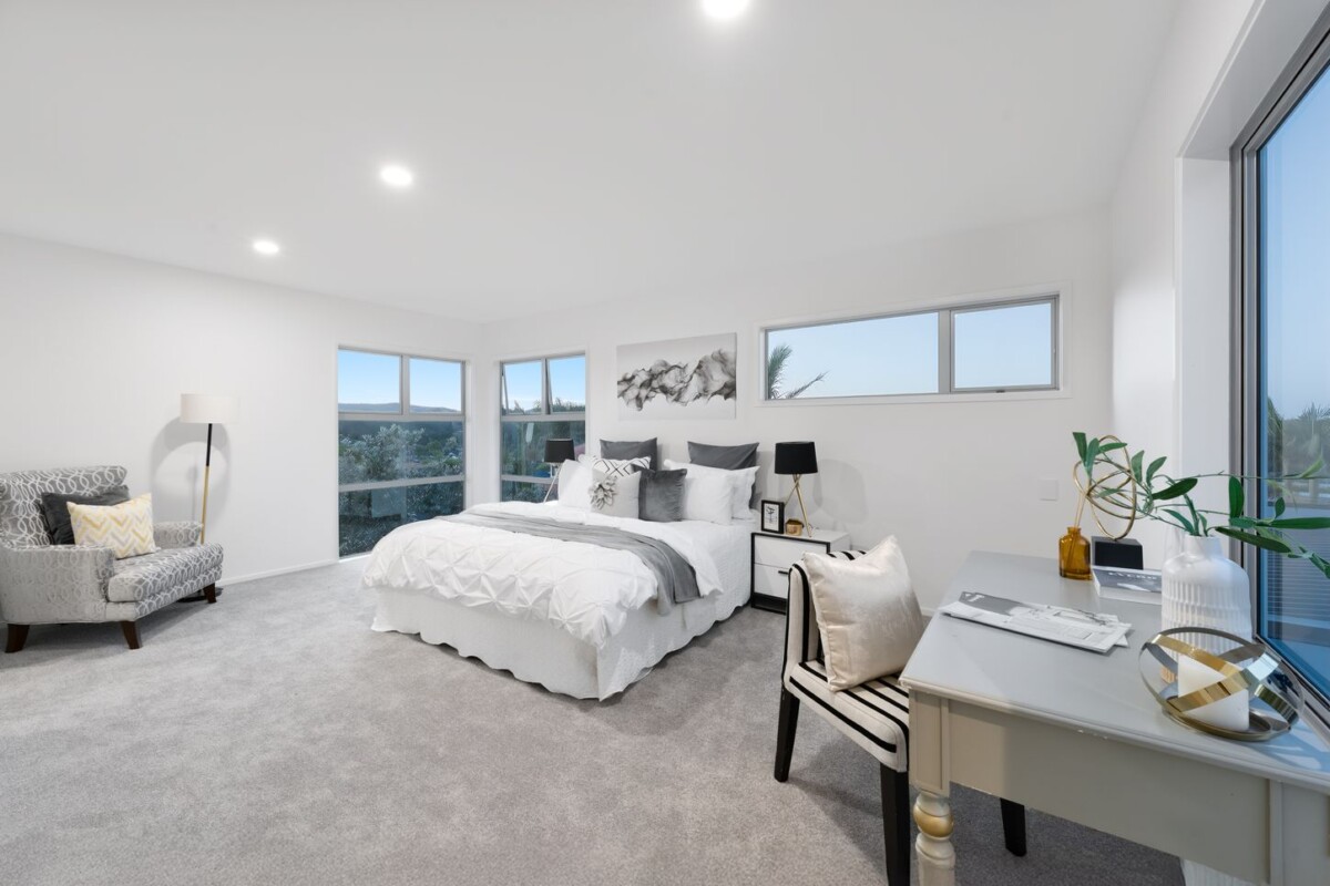 Family Circumstances Changed – Must Be Sold, 195m2 4 beds house on 547m2 section, move-in ready, close to schools, shops, 8 Roy Maloney Drive, Henderson, Auckland