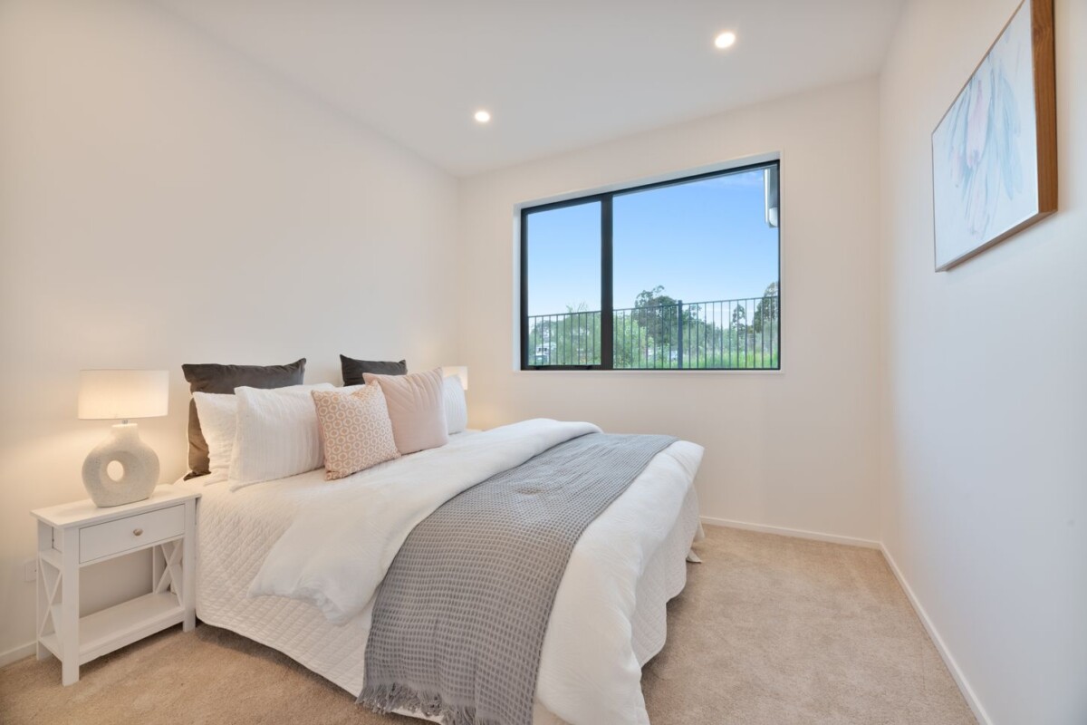 Owners relocating to Australia, 188m2 near new 4 beds 3.5 baths house on 960m2 section, minutes to Swanson Village, offering local shops, cafes, parks, Swanson School and the nearby golf course, 7 Kiokio Place, Swanson, Auckland