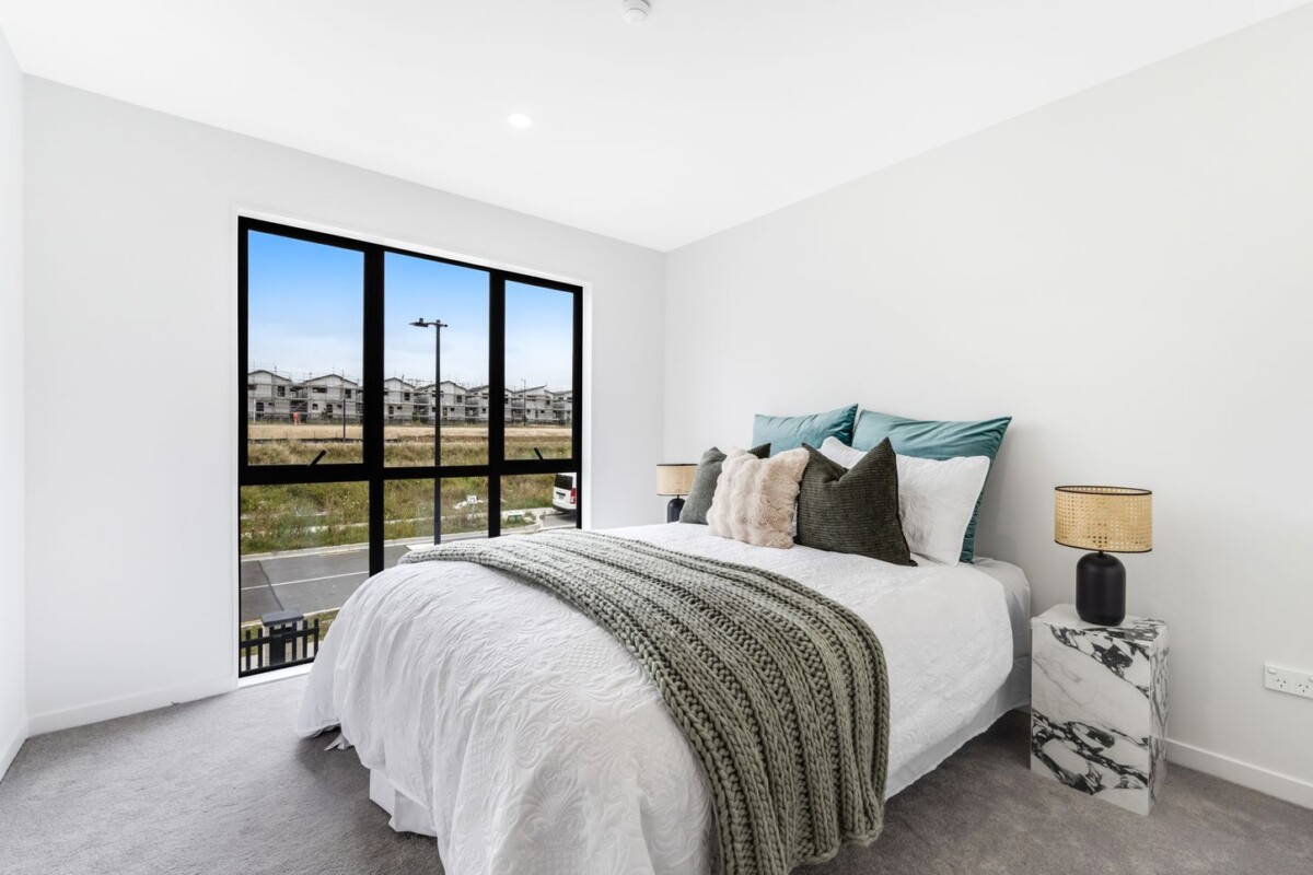 10-Year Halo Building Warranty, 193m2 brandnew standalone 4 beds 3.5 baths houseon 216 m2 section, with 2 ensuites and garage, near Westgate Mall, 24 Toetoe Street, Westgate, , Auckland