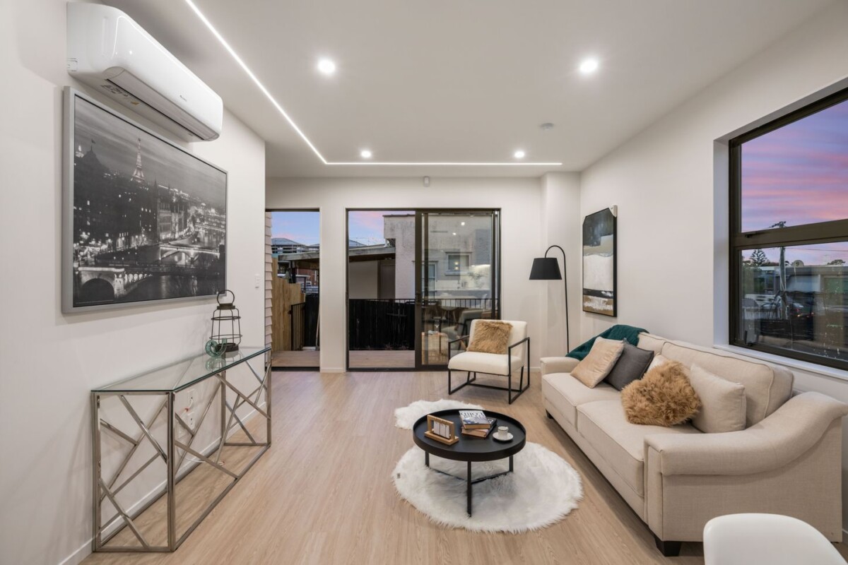 Around early $700k, 10-Year Master Build Guarantee, brandnew 3 beds 2.5 baths home with car park, walks to schools, LynnMall Shopping Centre, , 7/16 Binsted Road, New Lynn, Auckland