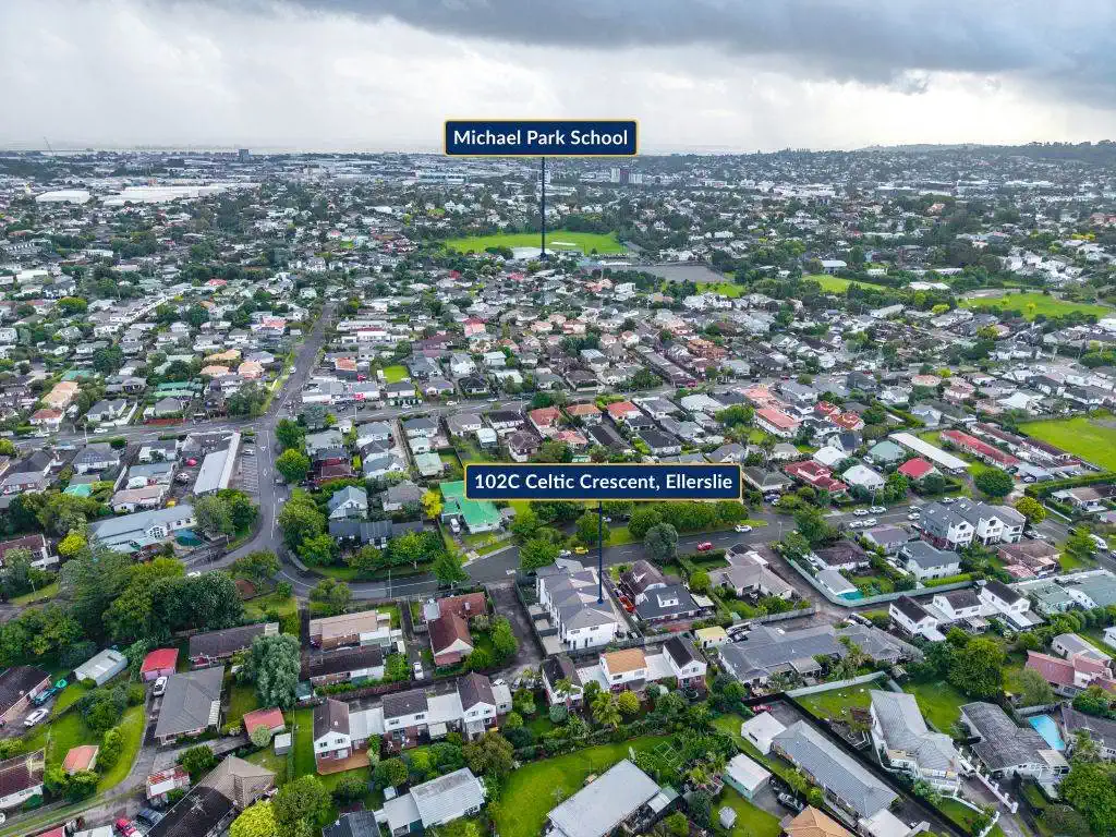 Freehold 3 beds 2.5 baths home with office space and garage, 1.1 km to Stanhope Road School, 1.4 km to Ellerslie School, 102C Celtic Crescent, Ellerslie, Auckland