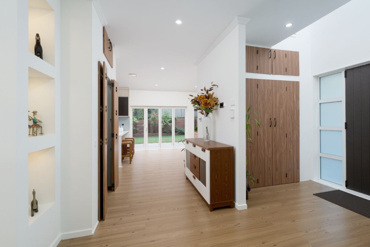 258m2 Brick5 beds 4.5 baths house on 537m2 section, Zoned for New Windsor School, Blockhouse Bay Intermediate and Lynfield College, close to LynnMall Shopping Centre, 5A Peter Mulgrew Street, New Windsor, Auckland
