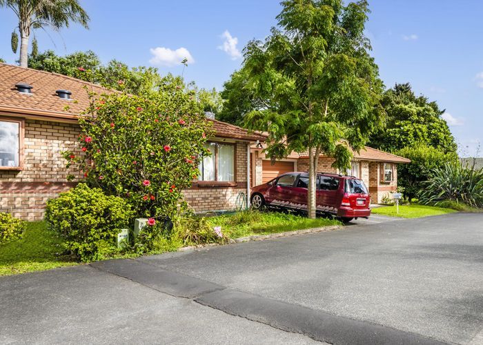 Brick and tile 2 beds 1 bath home with garage, Vacant possession available from 1 August 2027, Government-guaranteed rent of $30,680 per annum, 23/379 Swanson Road, Ranui, Auckland