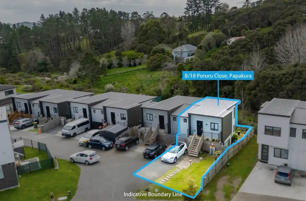 Urgent Sale – No Plan B, All agents welcome to collaborate, 3 beds home on 248m2 section, directly facing a reserve with stunning open views, 18B Poruru Close, Papakura, Auckland