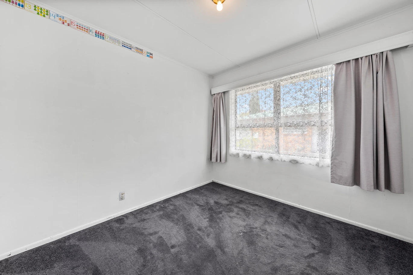 3 beds house on 690m2 section, a garage with utility rooms, close to schools, shopping centres, motorway access, 10 Stainton Place , Otara, Auckland
