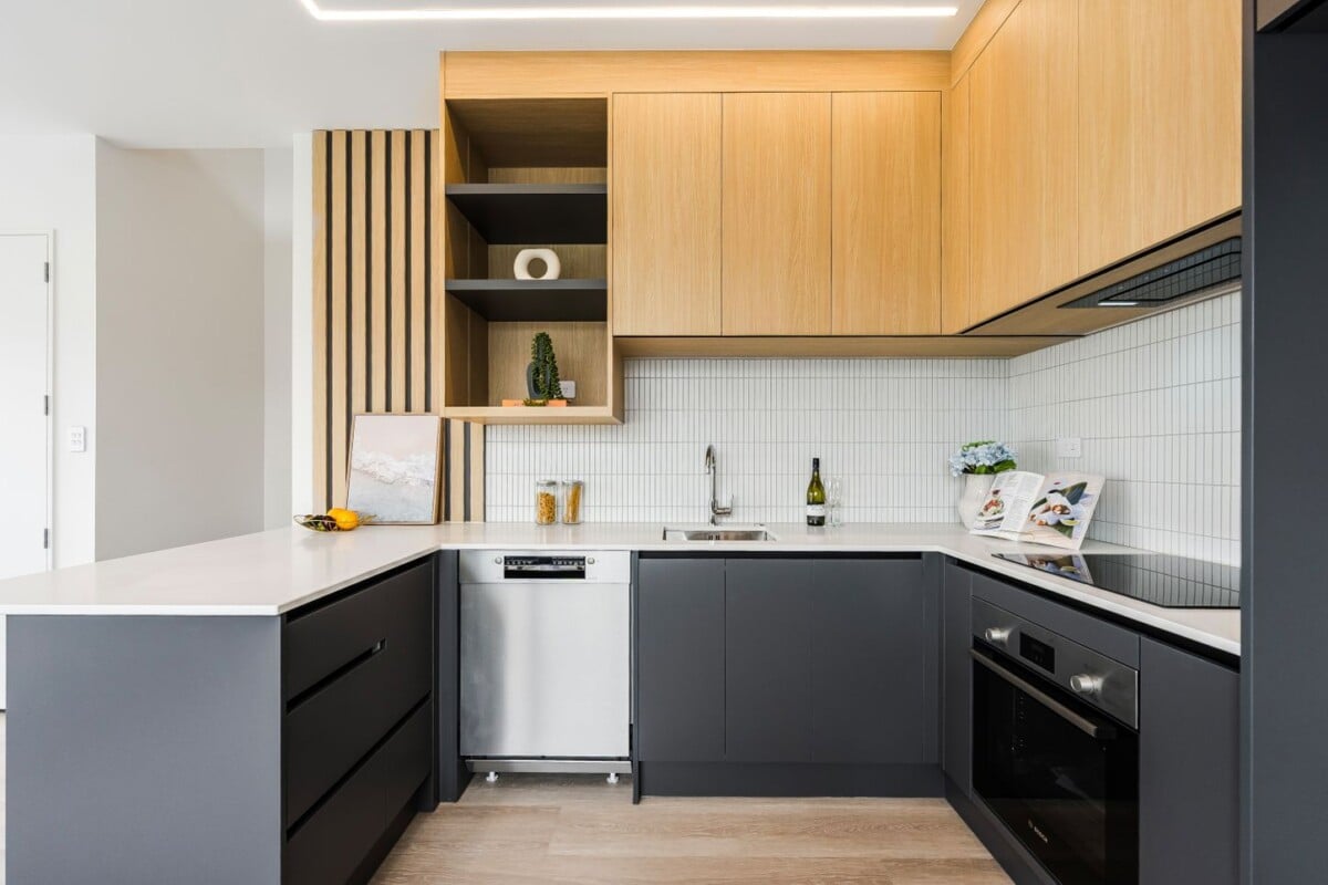 132m2 Beach Side 3 beds + a big study room or 4th room 2.5 baths home with garage on 121m2 section, close to schools, supermarket, motorway access, 35 Observation Green, Hobsonville, Auckland