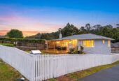 Must sell, Owners Moving Overseas, 142m2 renovated 4 beds 2 baths house on 465m2 section, a gas fireplace, full insulation, underfloor heating in the kitchen and main bathroom, moments from reserves, walkways, motorway access, and major shopping hubs, 52 Woodside Road, Massey, Auckland