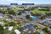 Vendor Ready to Cash Out, brick and tile 3 beds house on 224m2 section, close to schools, shops, town centre, 61B Settlement Road, Papakura, Auckland